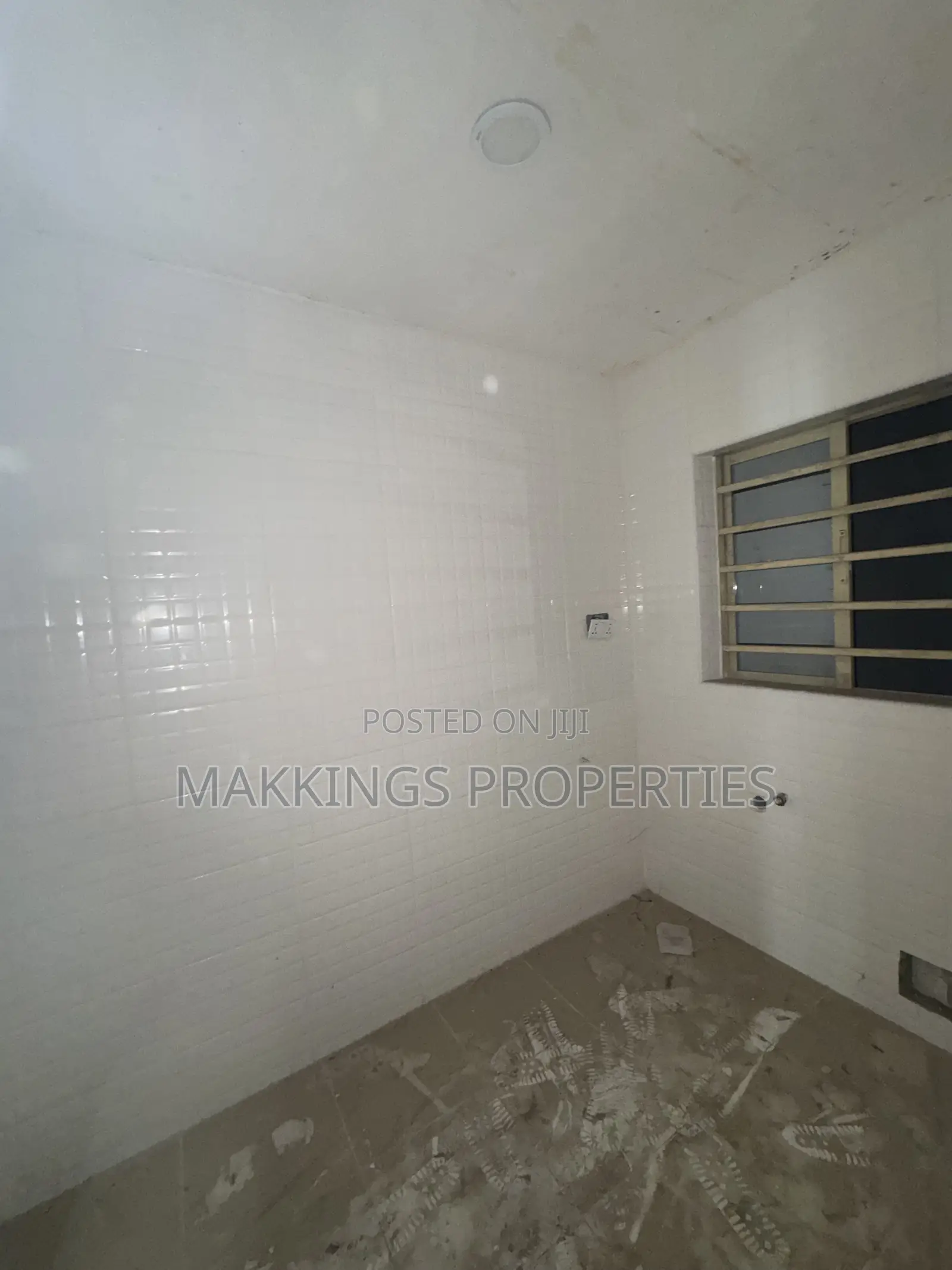 Mini Flat in Thomas Estate for rent