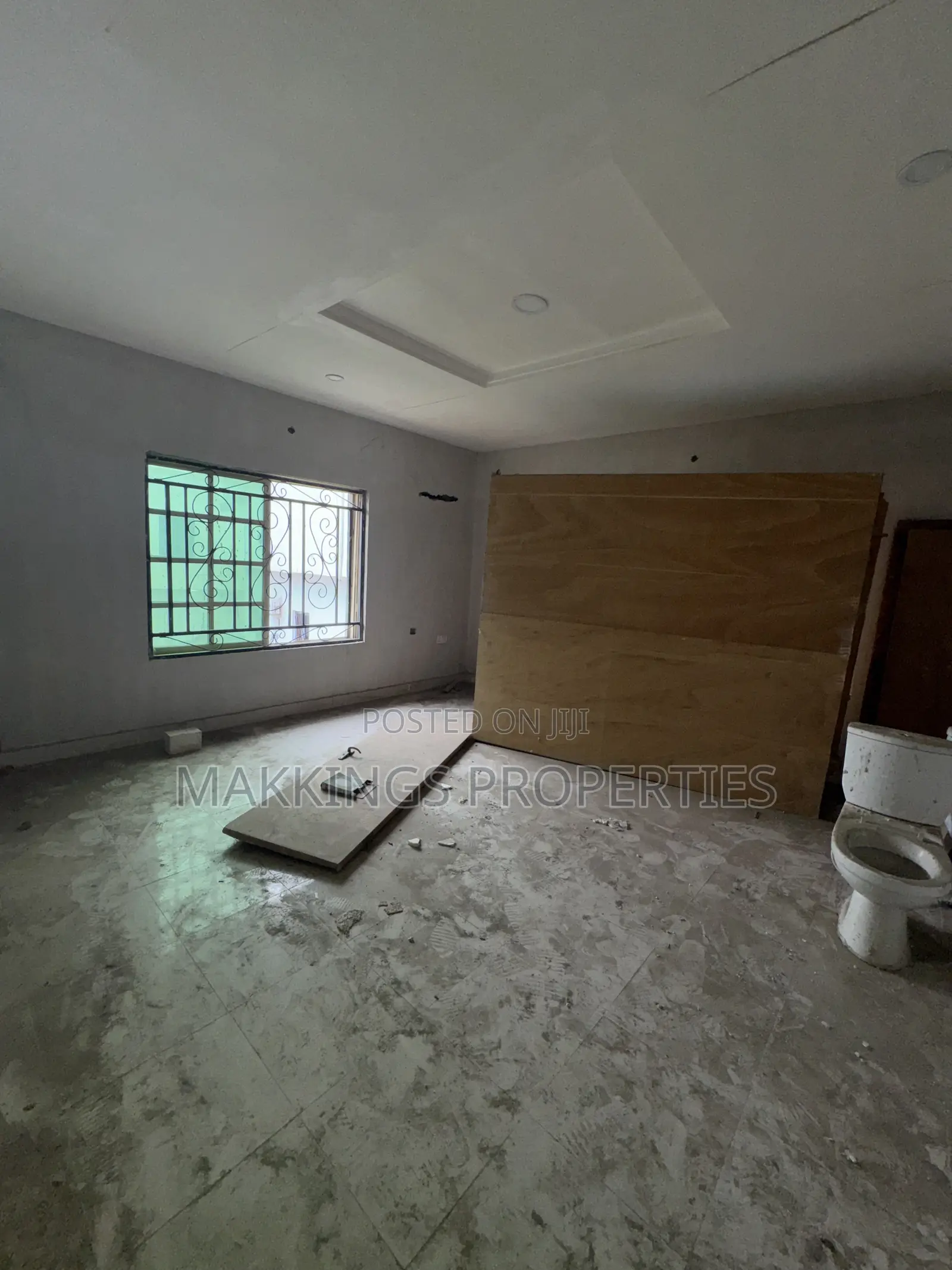Mini Flat in Thomas Estate for rent