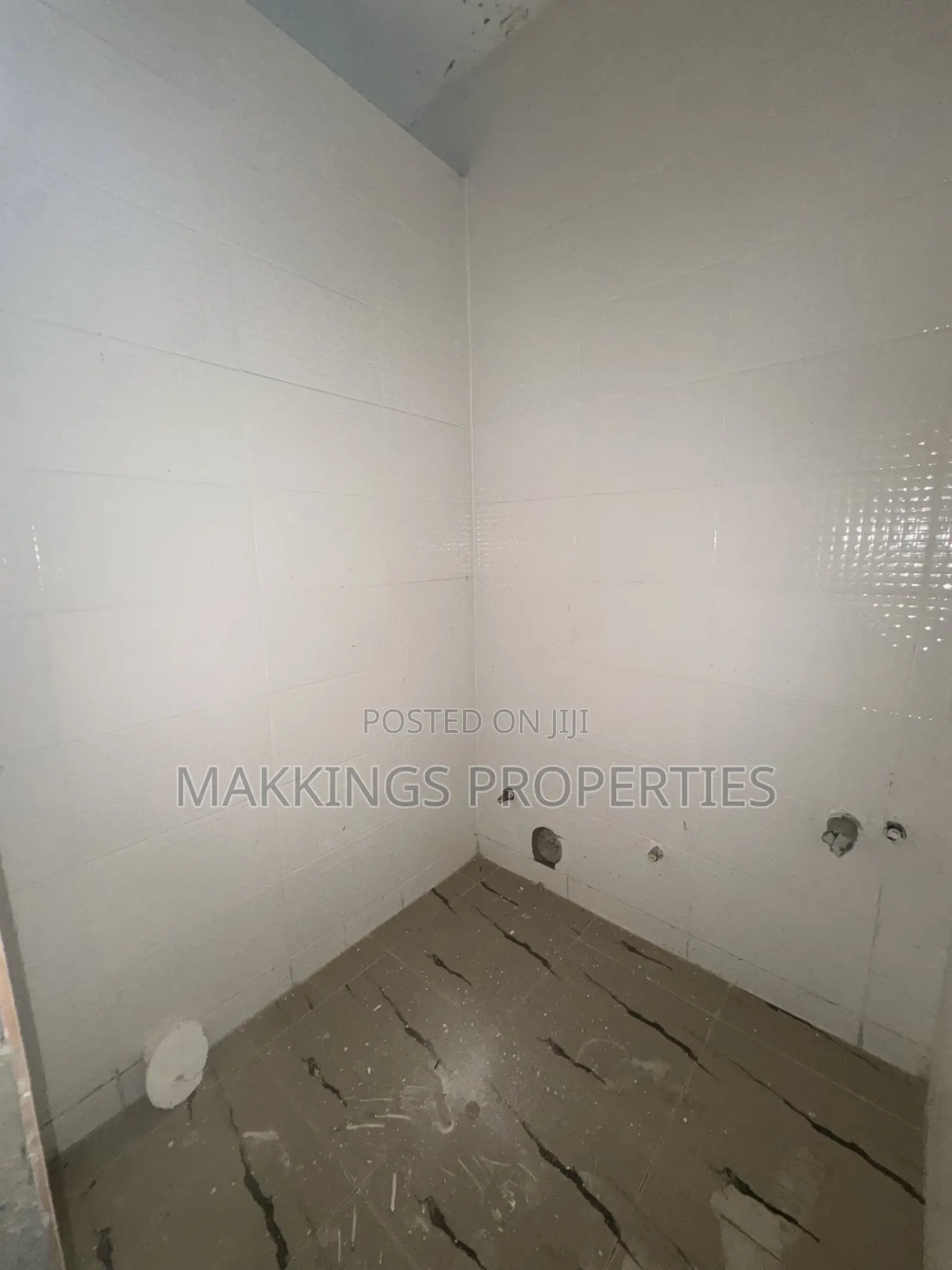 Mini Flat in Thomas Estate for rent