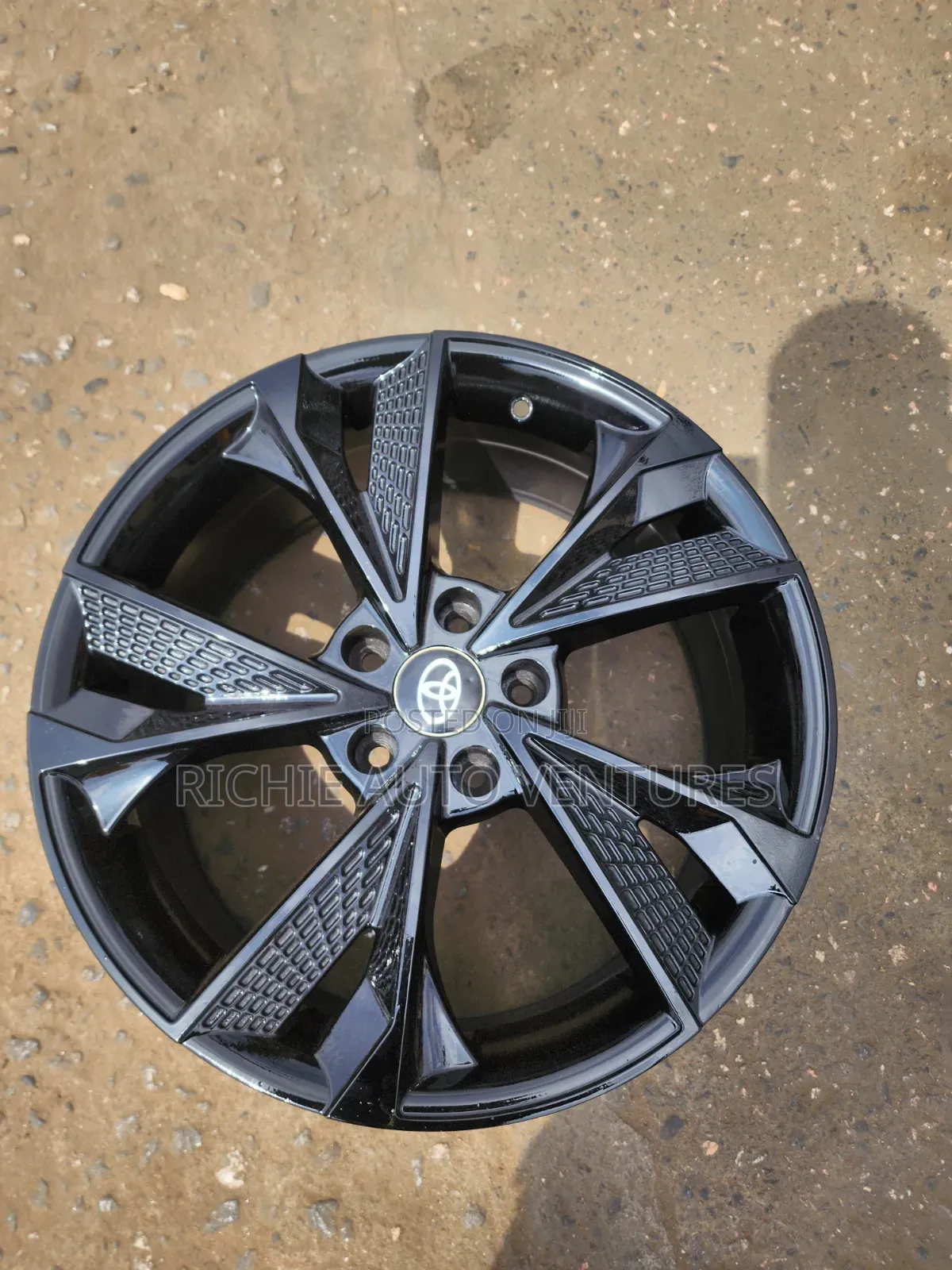 18-Inch Mattblack Rim Unique Design Rim for Toyota