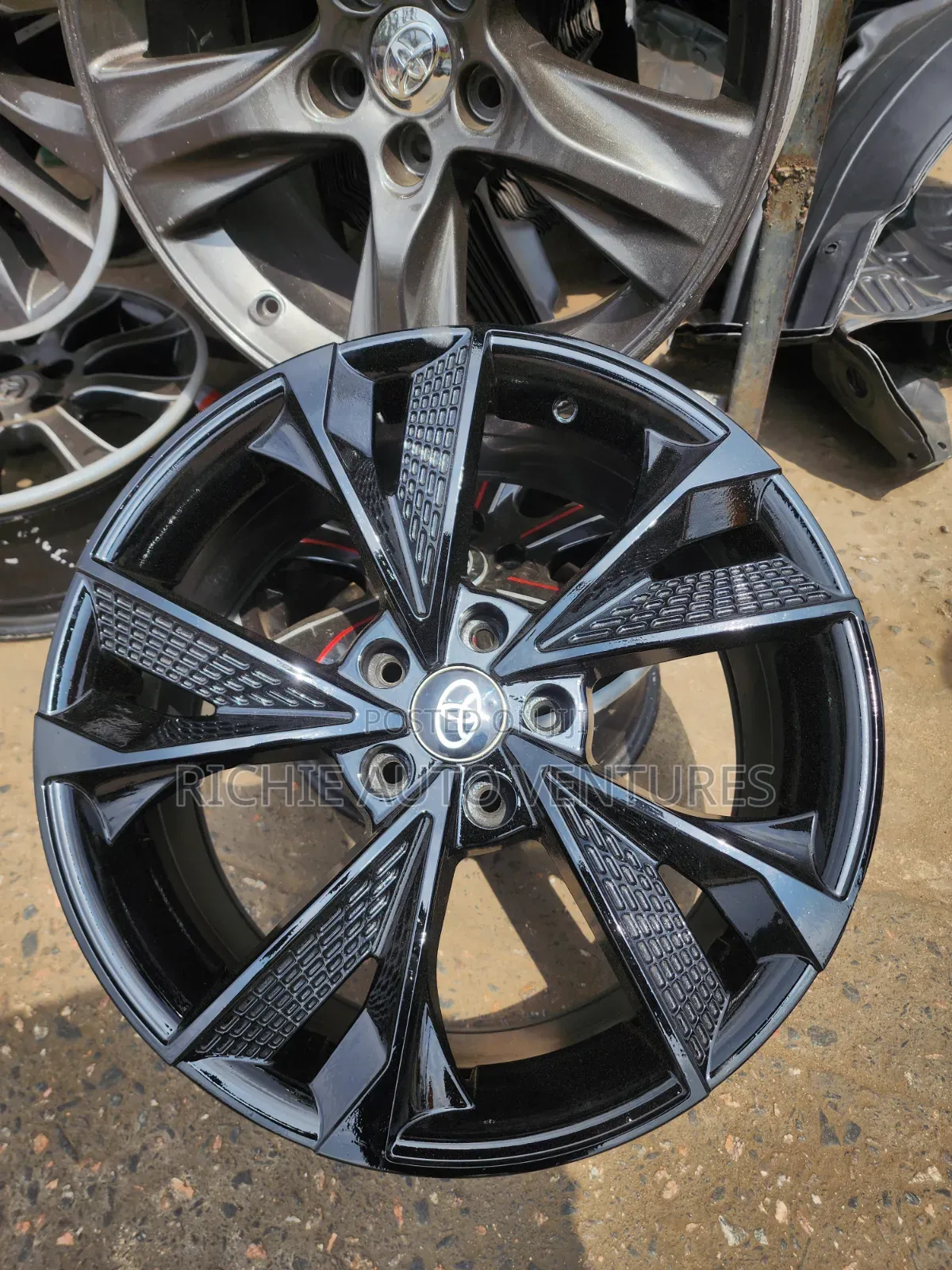18-Inch Mattblack Rim Unique Design Rim for Toyota