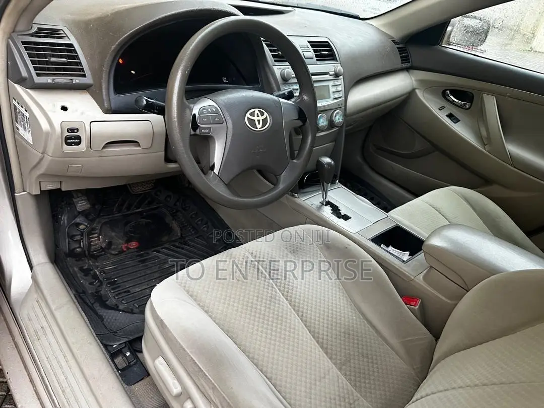 Toyota Camry 2008 Gold