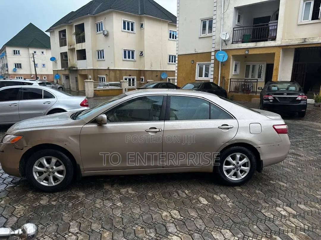 Toyota Camry 2008 Gold