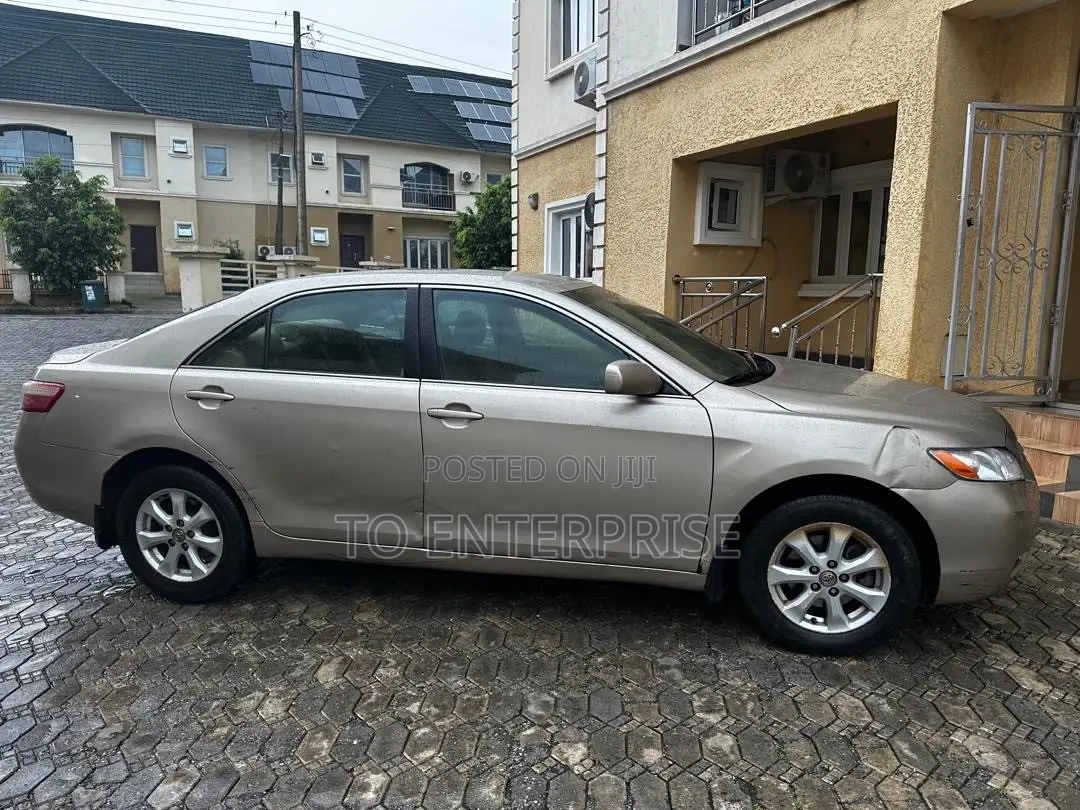 Toyota Camry 2008 Gold