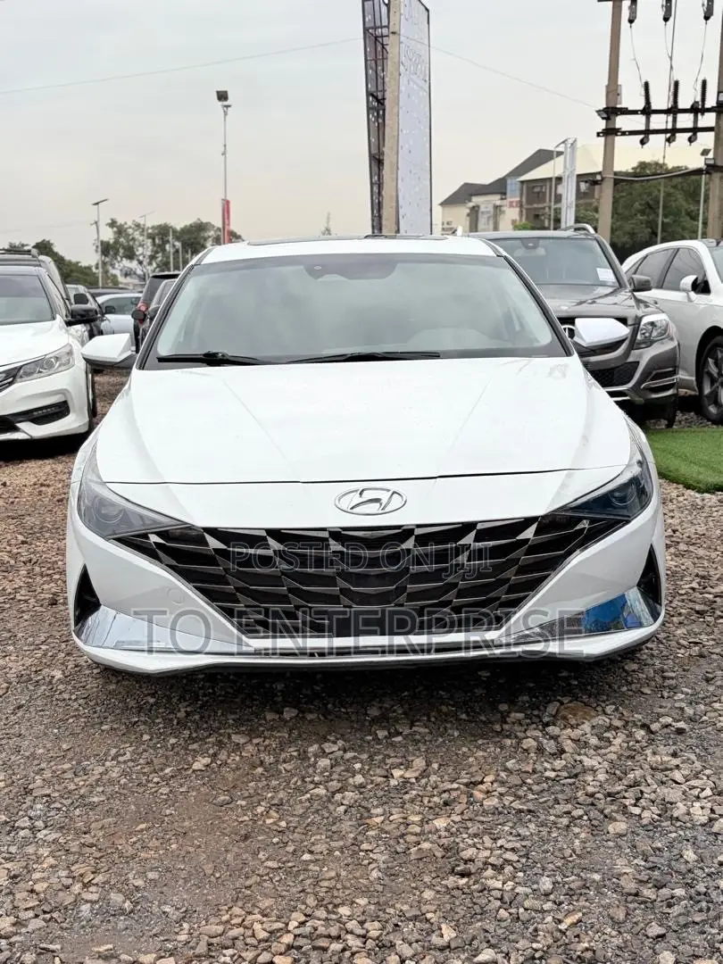 Hyundai Elantra 2023 White
