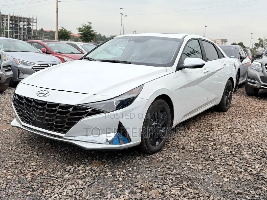 Hyundai Elantra 2023 White
