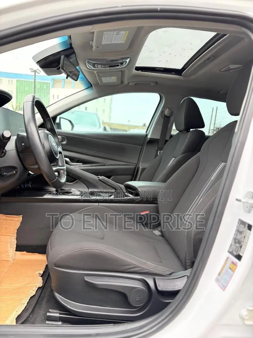 Hyundai Elantra 2023 White