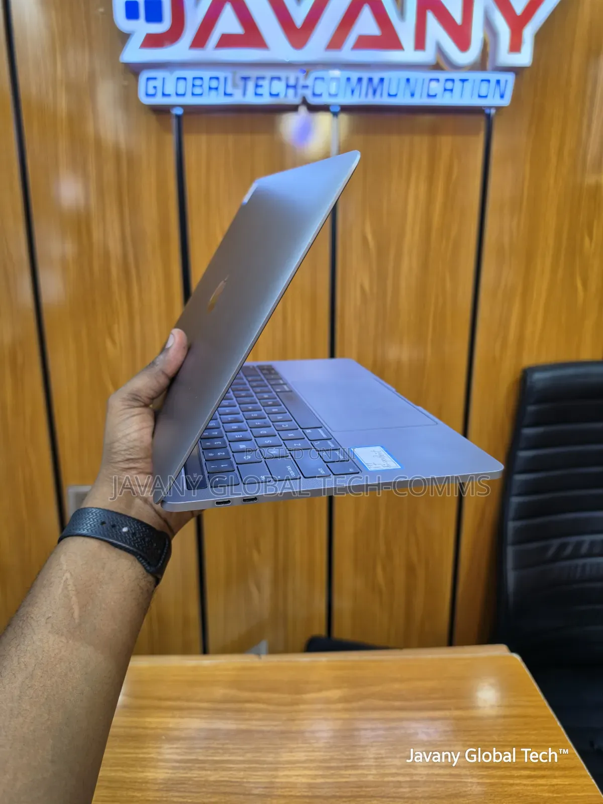 Laptop Apple MacBook Pro 2020 16GB Intel Core i7 SSD 500GB