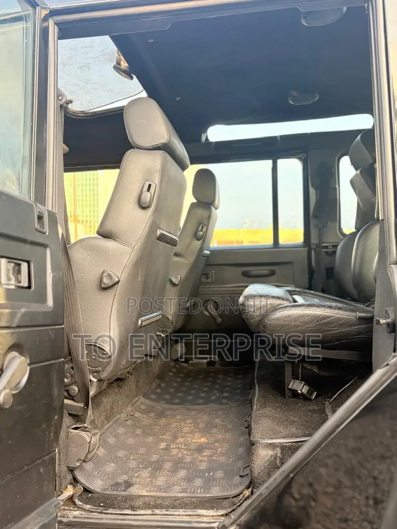 Land Rover Defender 2002 Black