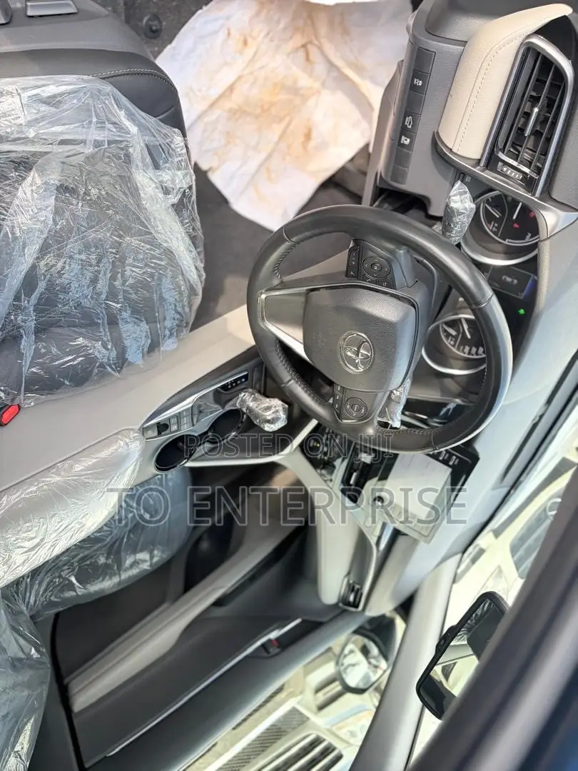 Toyota Camry 2024 Black