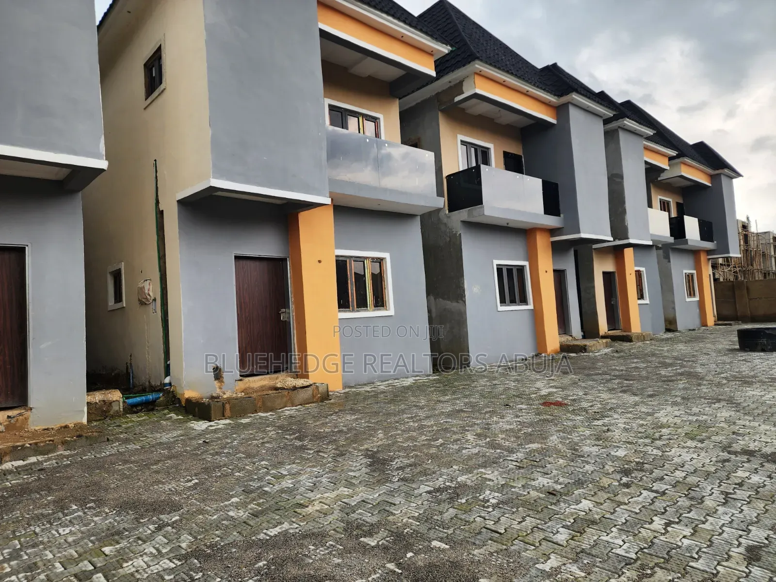 4bdrm Duplex in Dawaki for sale