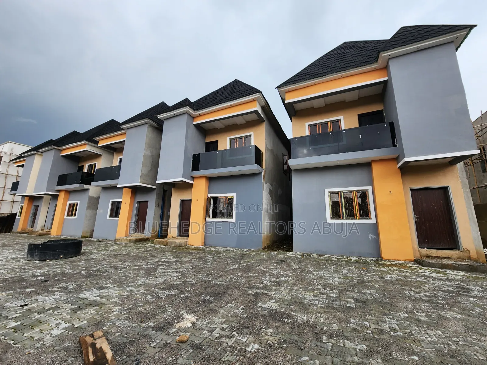 4bdrm Duplex in Dawaki for sale