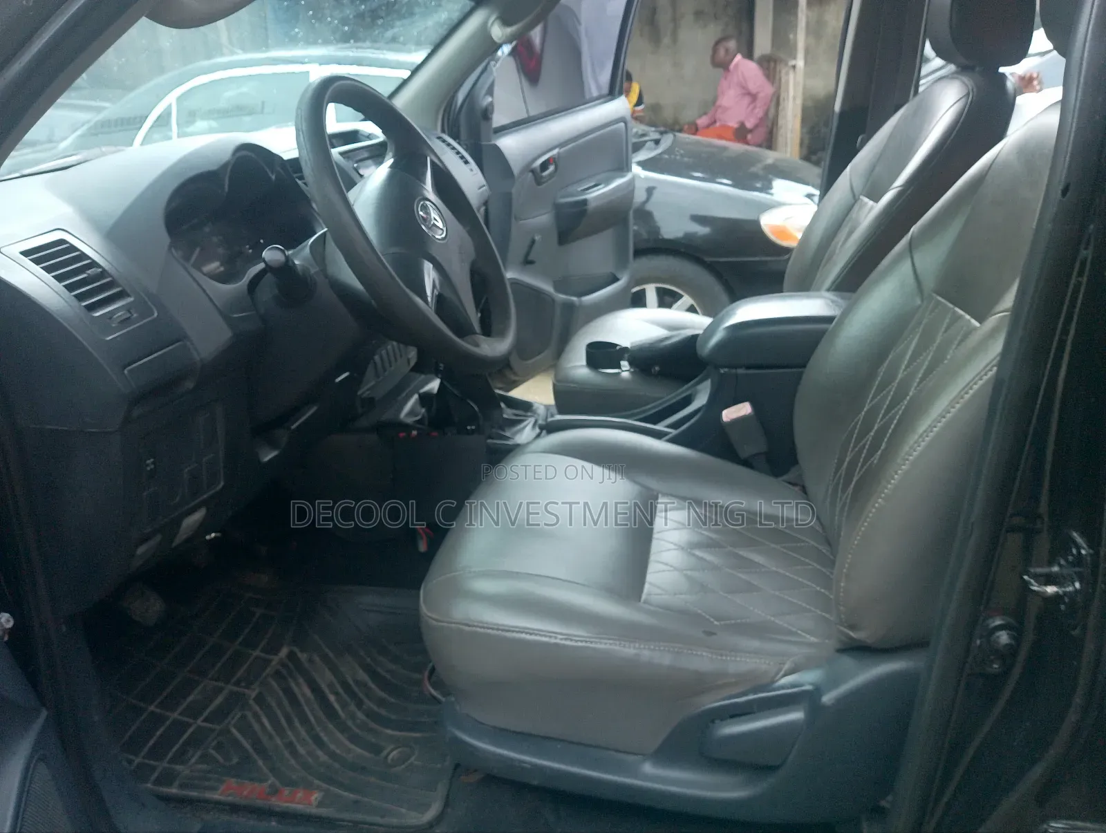 Toyota Hilux SR5 4x4 2015 Black
