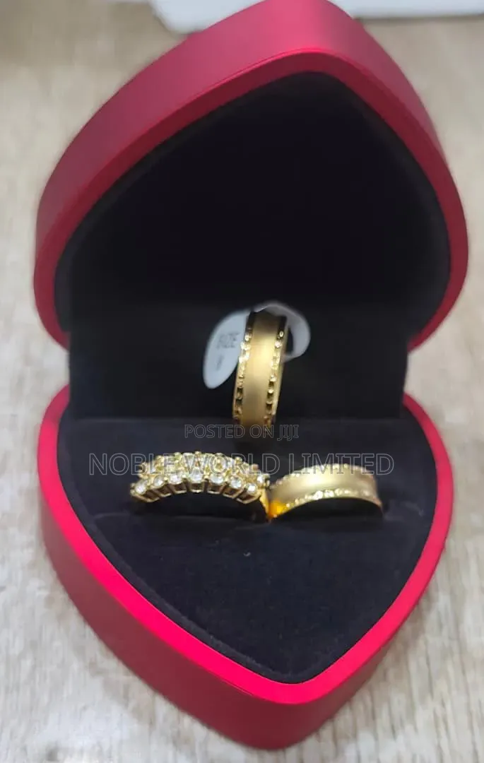 Alluring Gold Color Wedding Rings