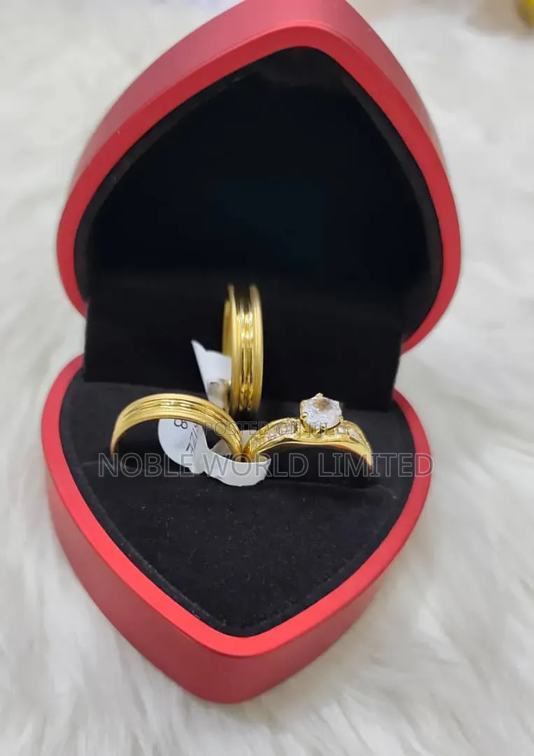 Alluring Gold Color Wedding Rings