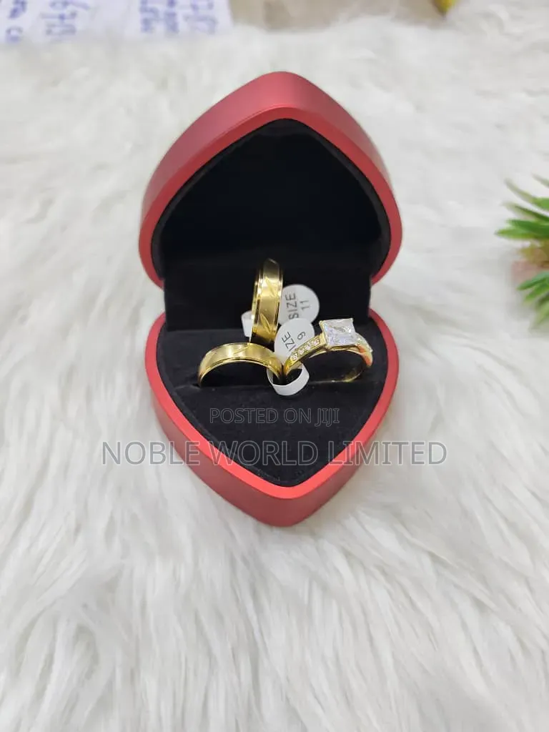 Alluring Gold Color Wedding Rings