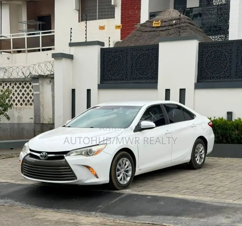 Toyota Camry 2016 White