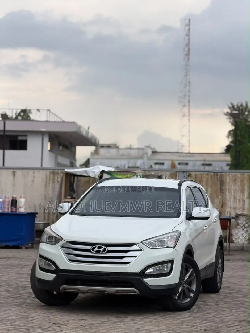 Hyundai Santa Fe 2014 White