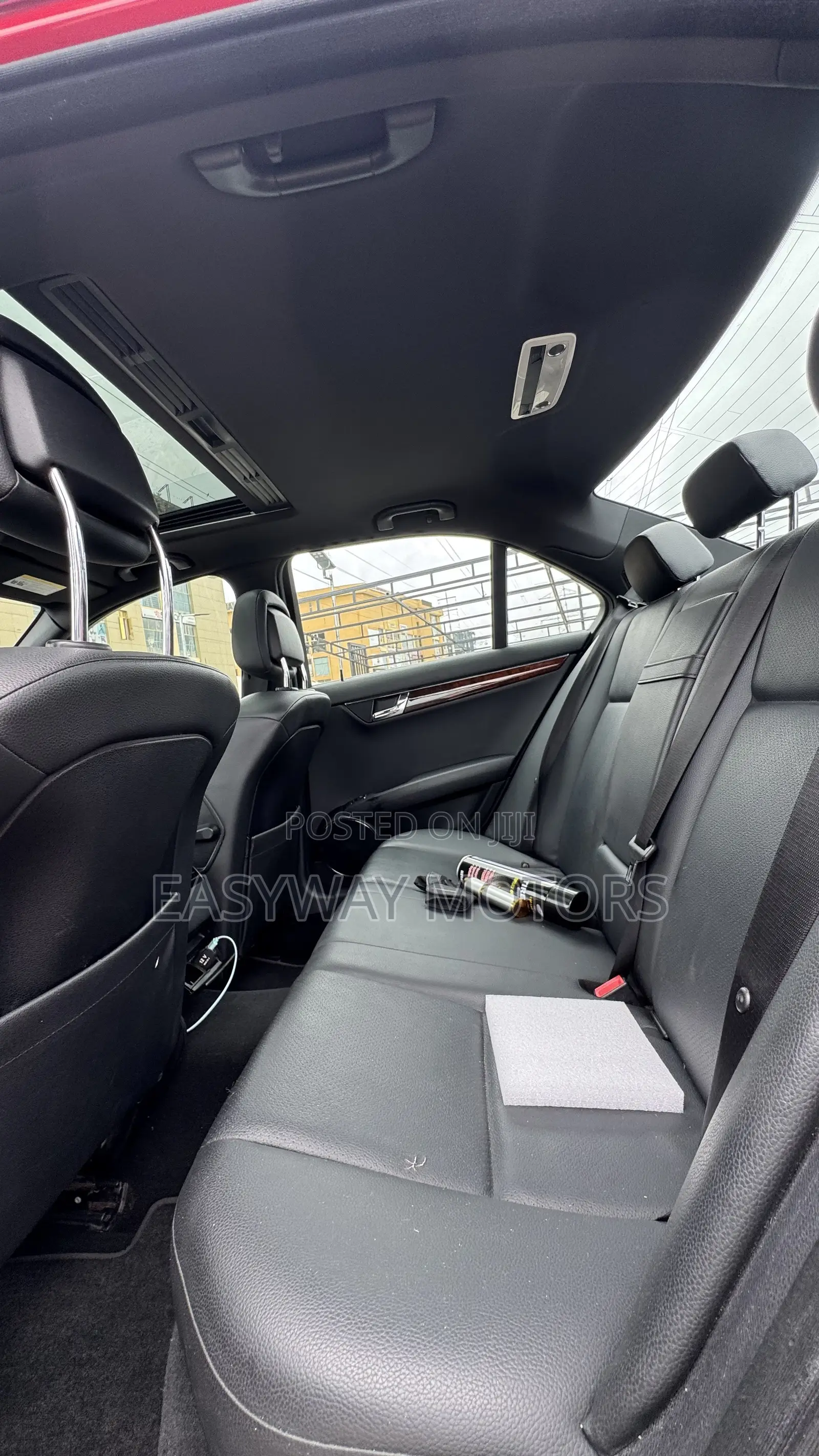 Mercedes-Benz C300 Luxury Sedan AWD (3.0L 6cyl 7A) 2009 Red