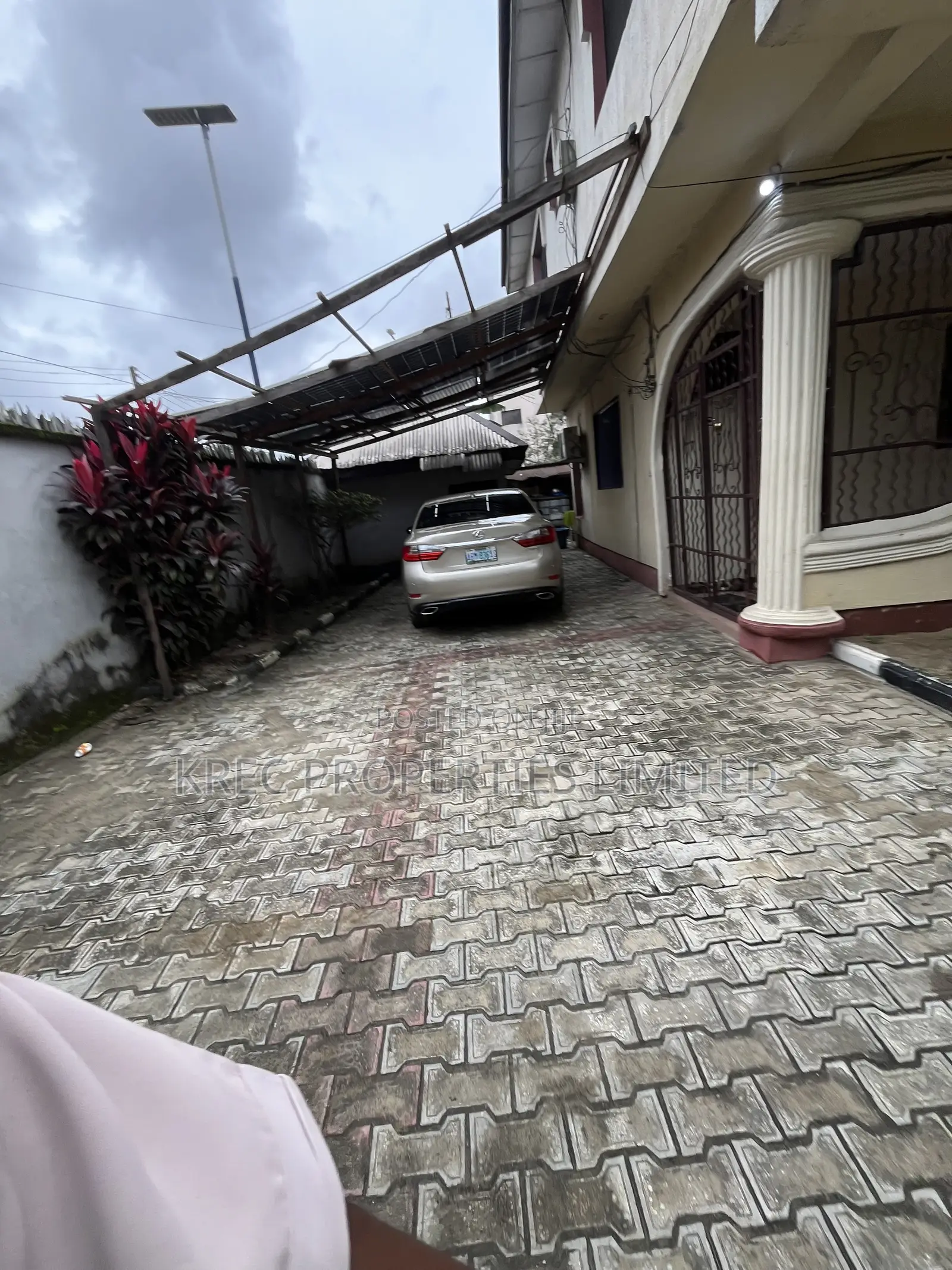 Studio Apartment in East West Road for sale