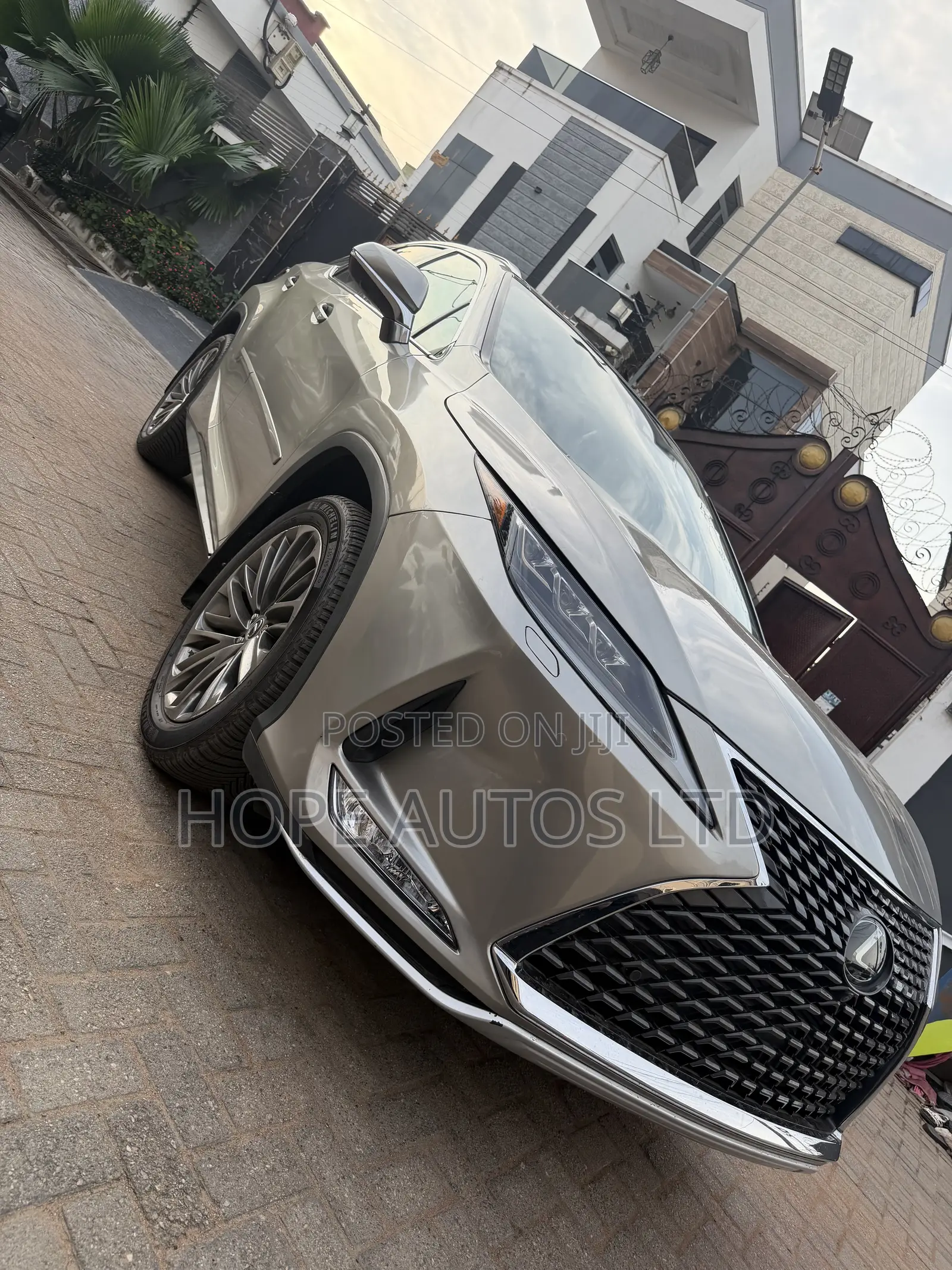 Lexus RX 350L 4WD 2021 Gold