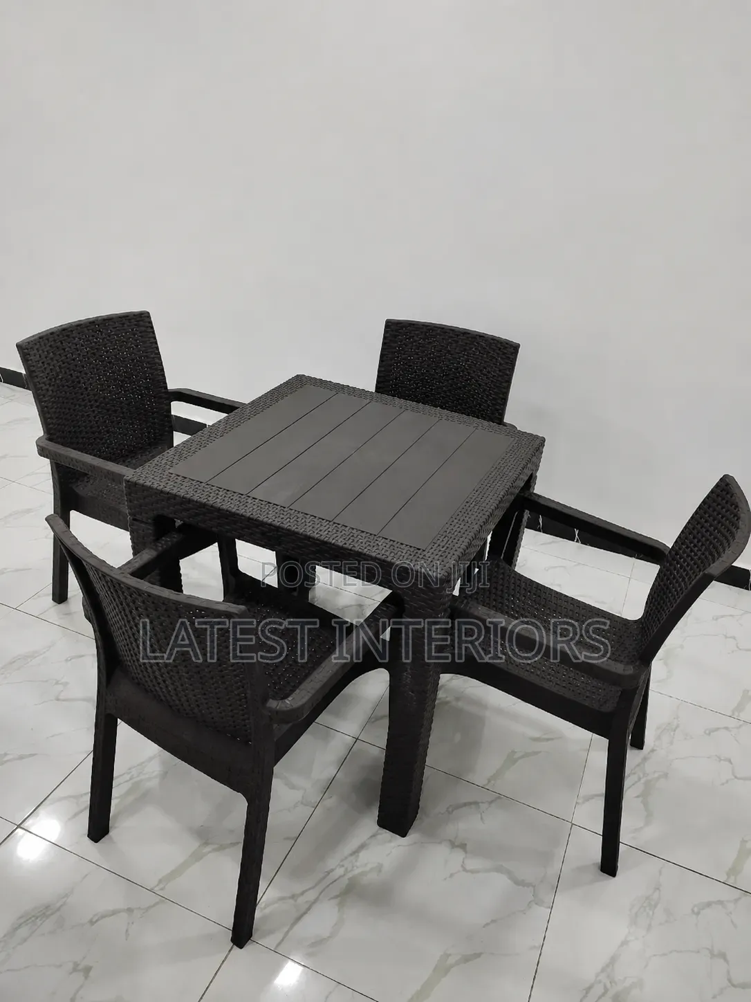 Outdoor Patio Dining Set (4-Seater)