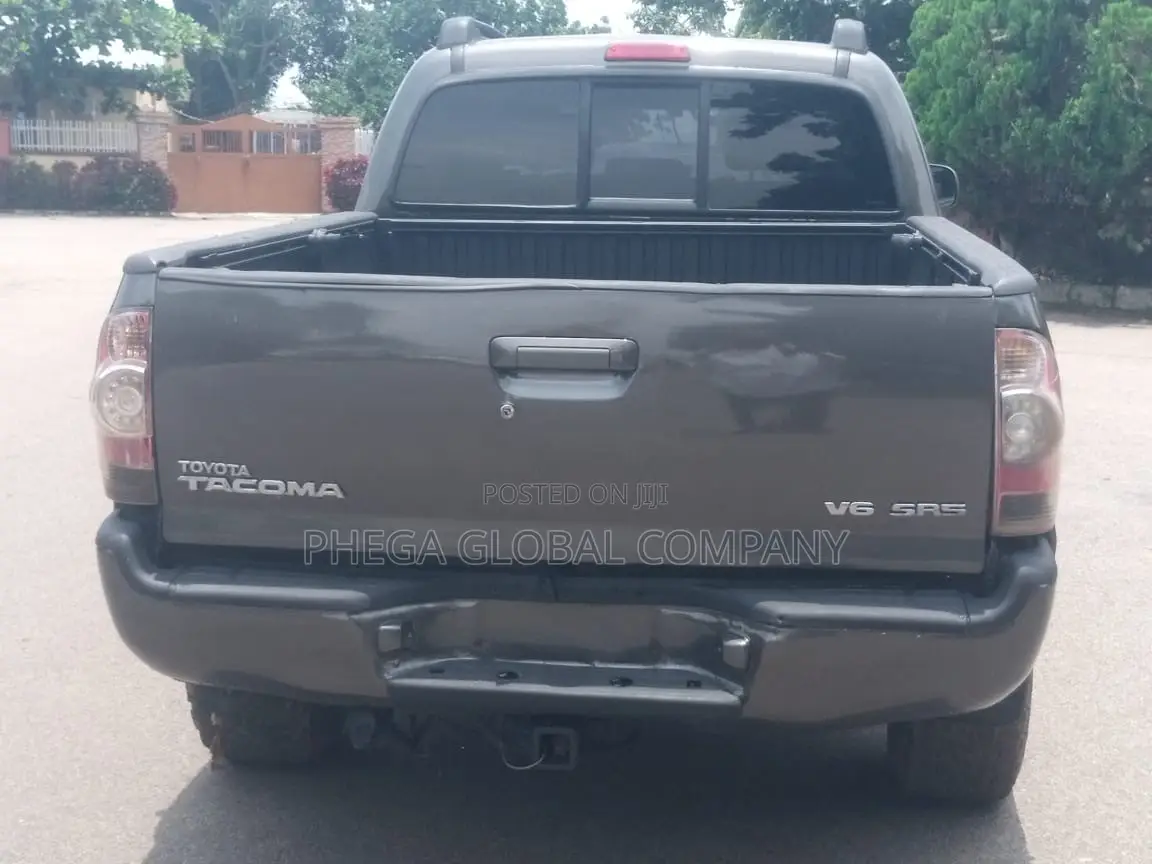 Toyota Tacoma Double Cab V6 Automatic 2010 Gray