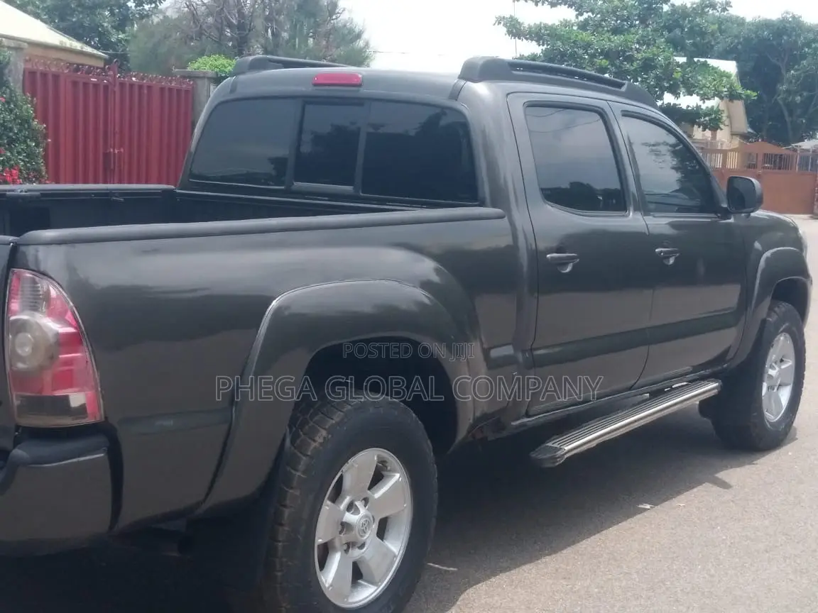 Toyota Tacoma Double Cab V6 Automatic 2010 Gray