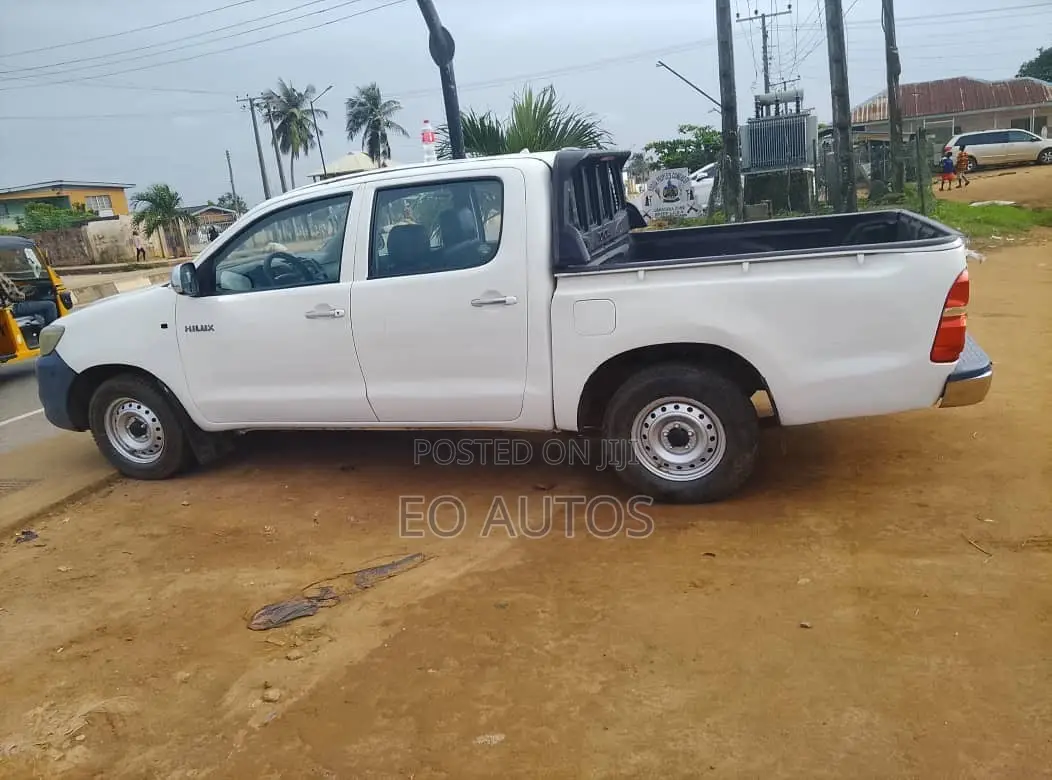 Toyota Hilux 2015 White