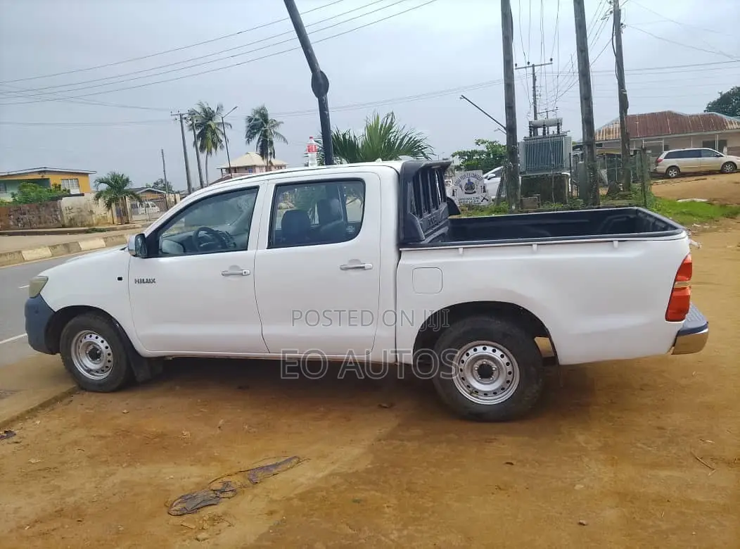 Toyota Hilux 2015 White