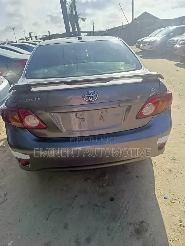 Toyota Corolla 2009 Gray