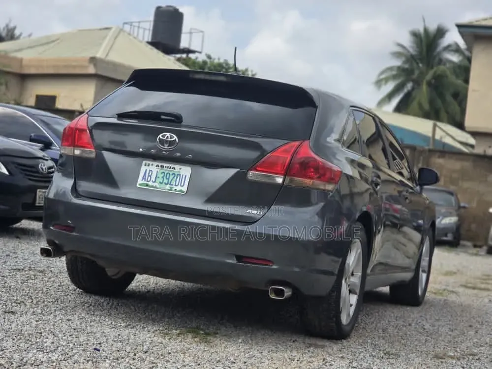 Toyota Venza 2011 Gray