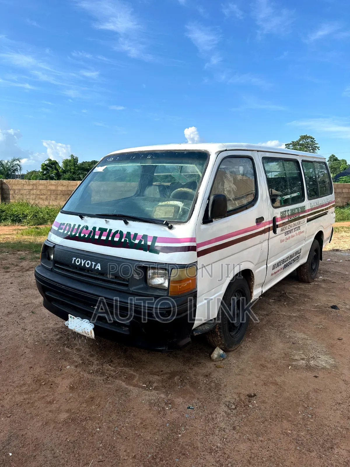 Toyota HiAce 2002 White