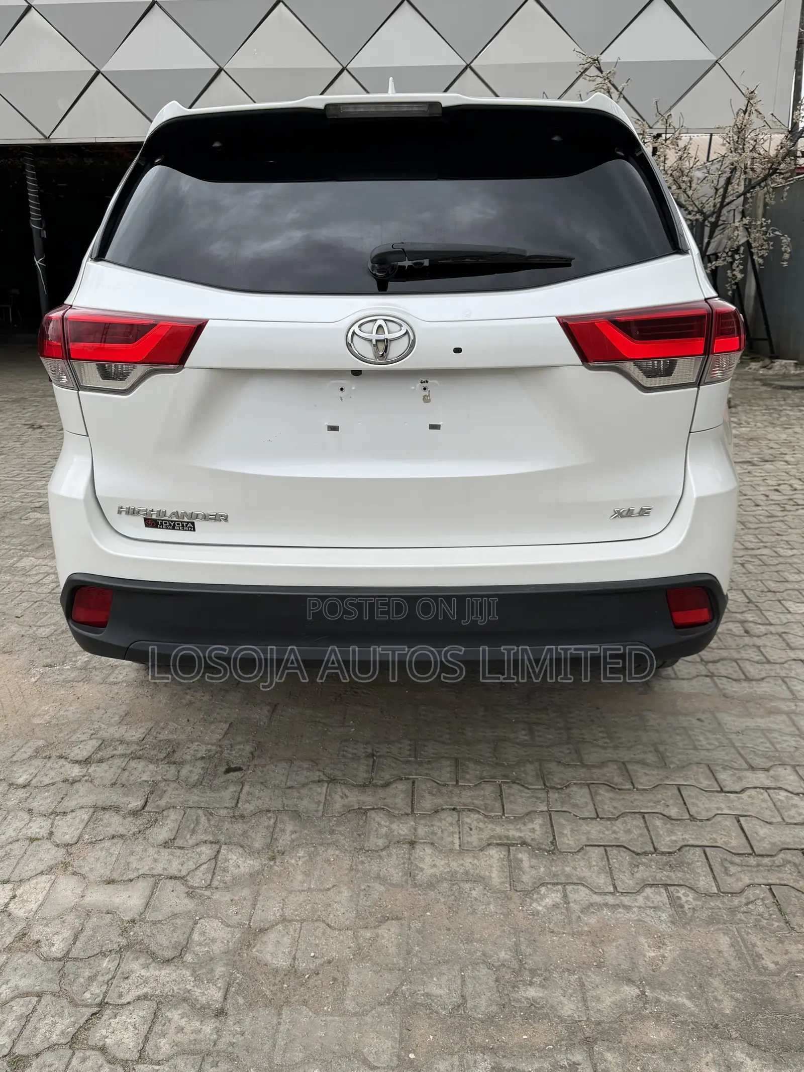 Toyota Highlander XLE 4x2 V6 (3.5L 6cyl 8A) 2018 Silver