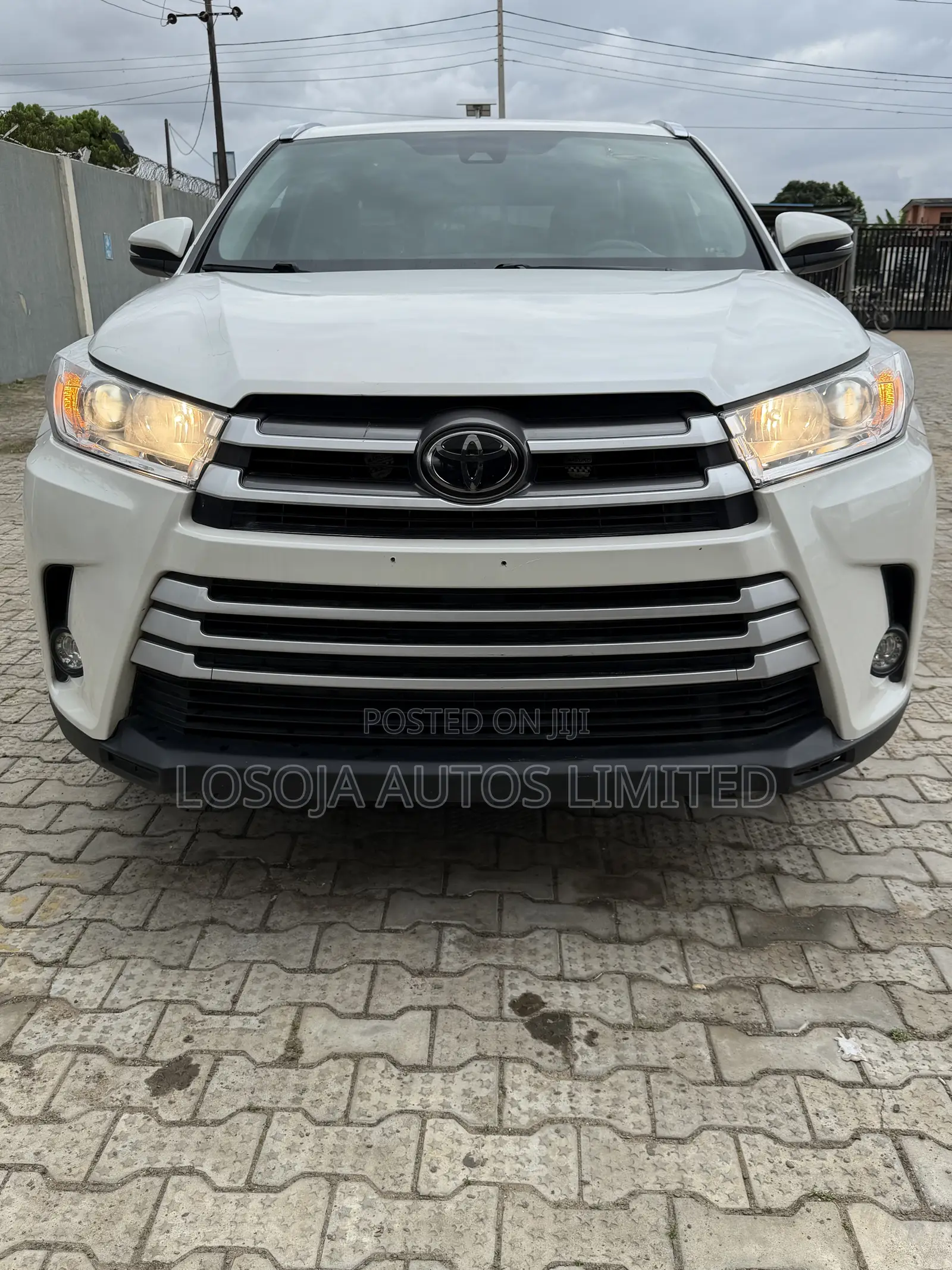 Toyota Highlander XLE 4x2 V6 (3.5L 6cyl 8A) 2018 Silver