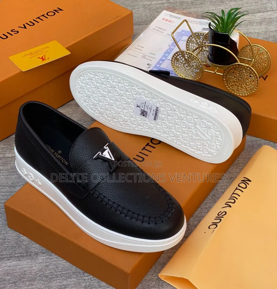*Louis Vuitton Leather Mocassin Loafer!!* 
 *40_____46 || L
