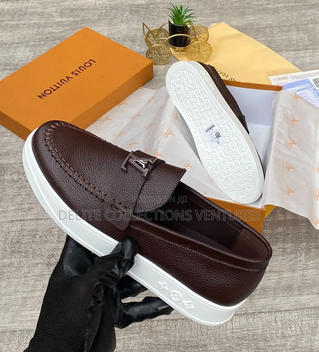 *Louis Vuitton Leather Mocassin Loafer!!* 
 *40_____46 || L