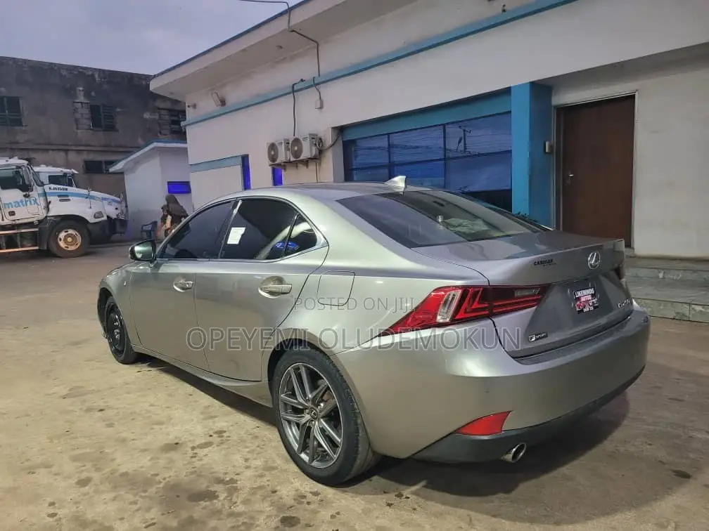 Lexus IS 250 2015