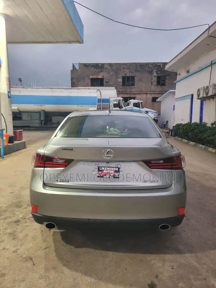 Lexus IS 250 2015
