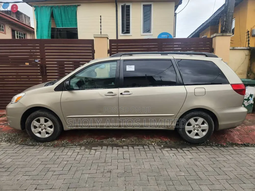 Toyota Sienna 2005 Gold