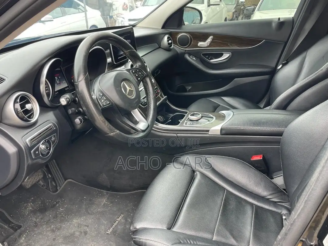 Mercedes-Benz C300 2016 Black