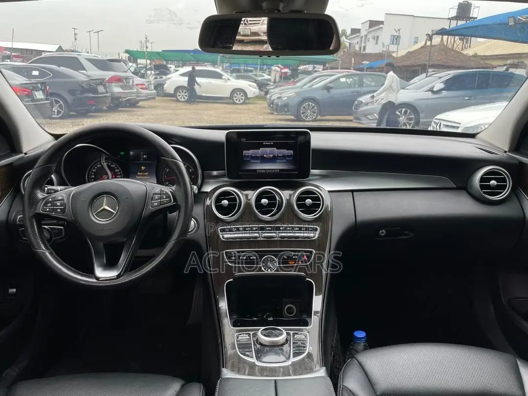 Mercedes-Benz C300 2016 Black