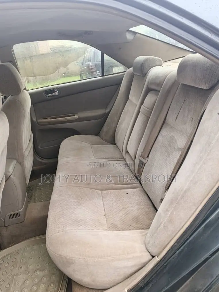 Toyota Camry LE 4dr Sedan (2.4L 4cyl 4A) 2004 Gray