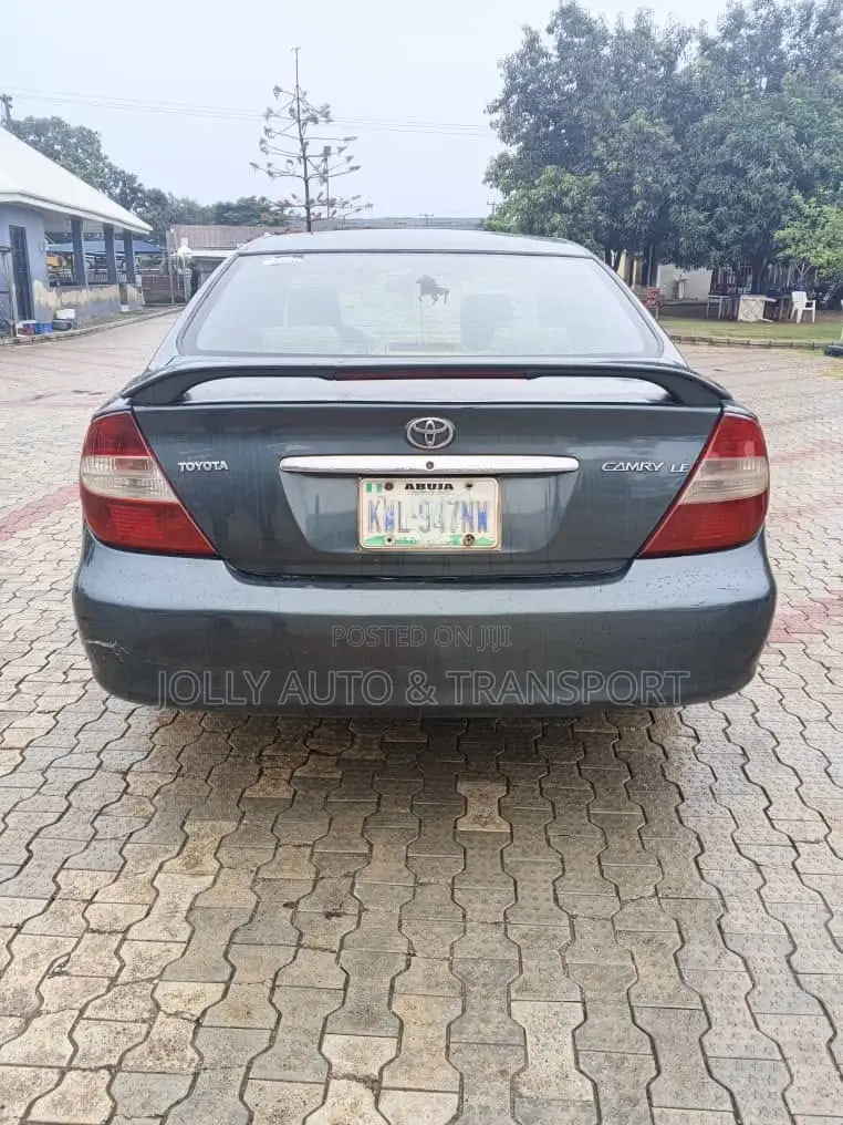 Toyota Camry LE 4dr Sedan (2.4L 4cyl 4A) 2004 Gray