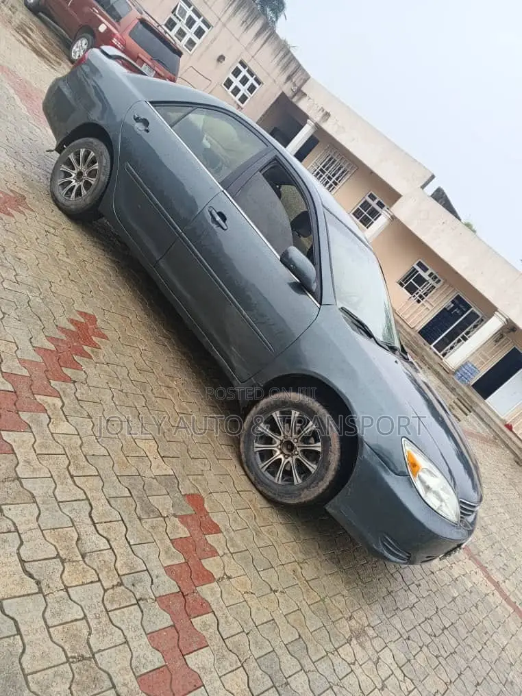 Toyota Camry LE 4dr Sedan (2.4L 4cyl 4A) 2004 Gray