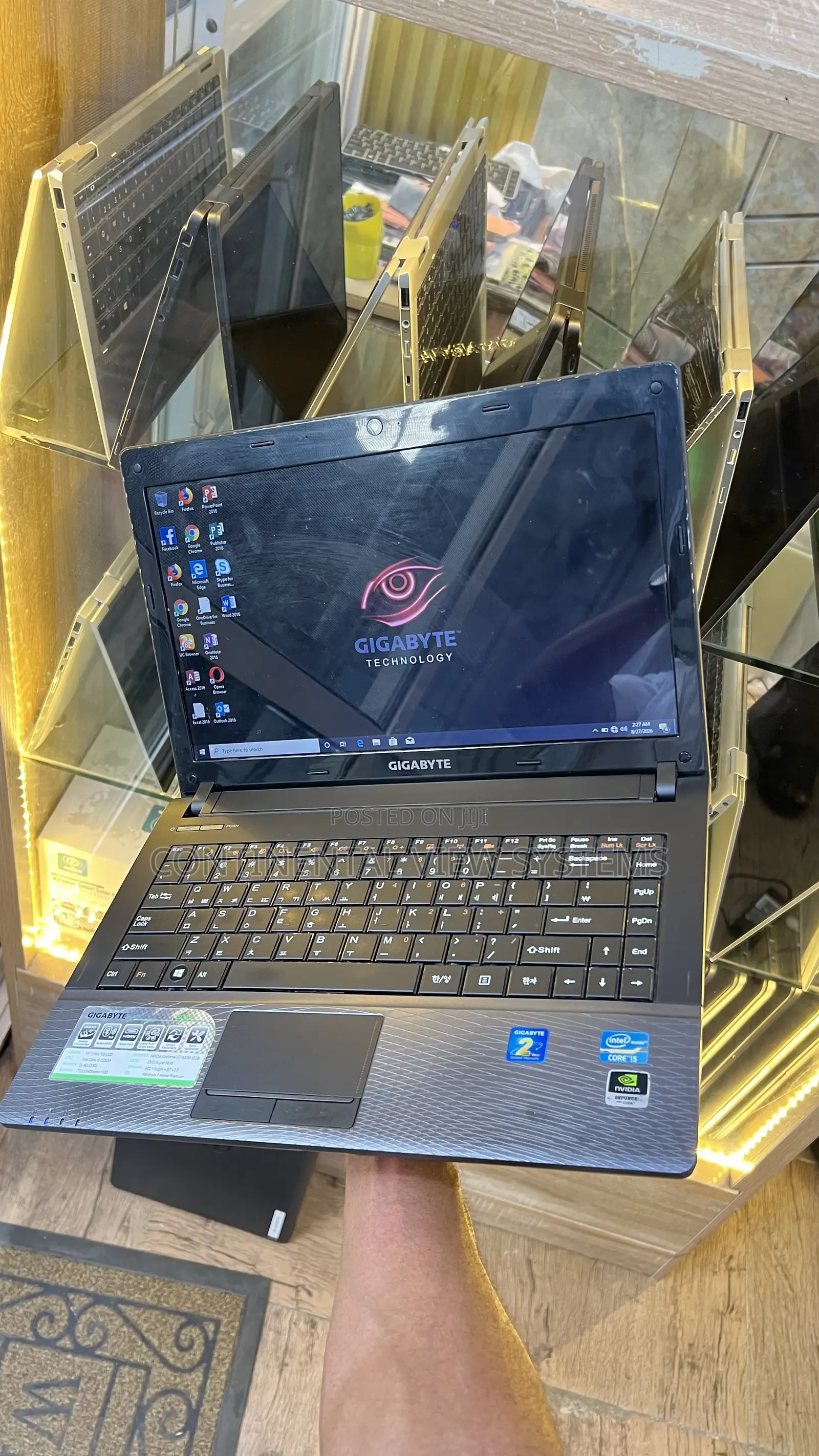 Laptop Gigabyte AERO 14 8GB Intel Core i5 HDD 320GB
