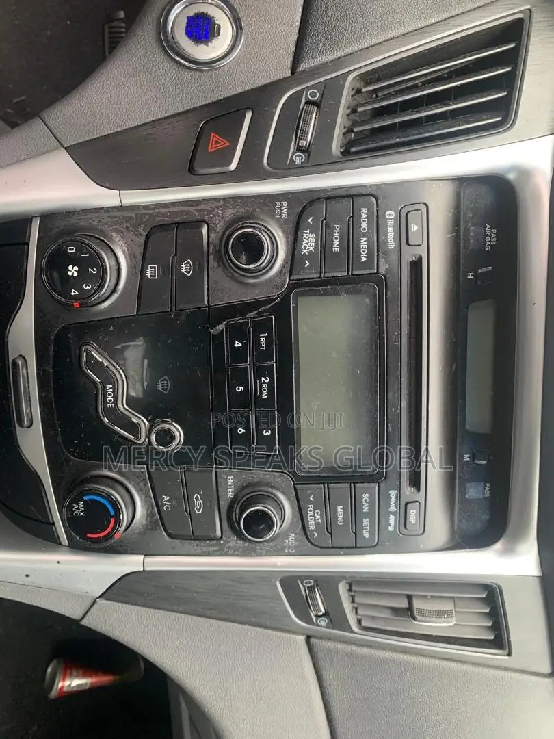 Hyundai Sonata GLS Sedan FWD (2.4L 4cyl 6A) 2012 Gray