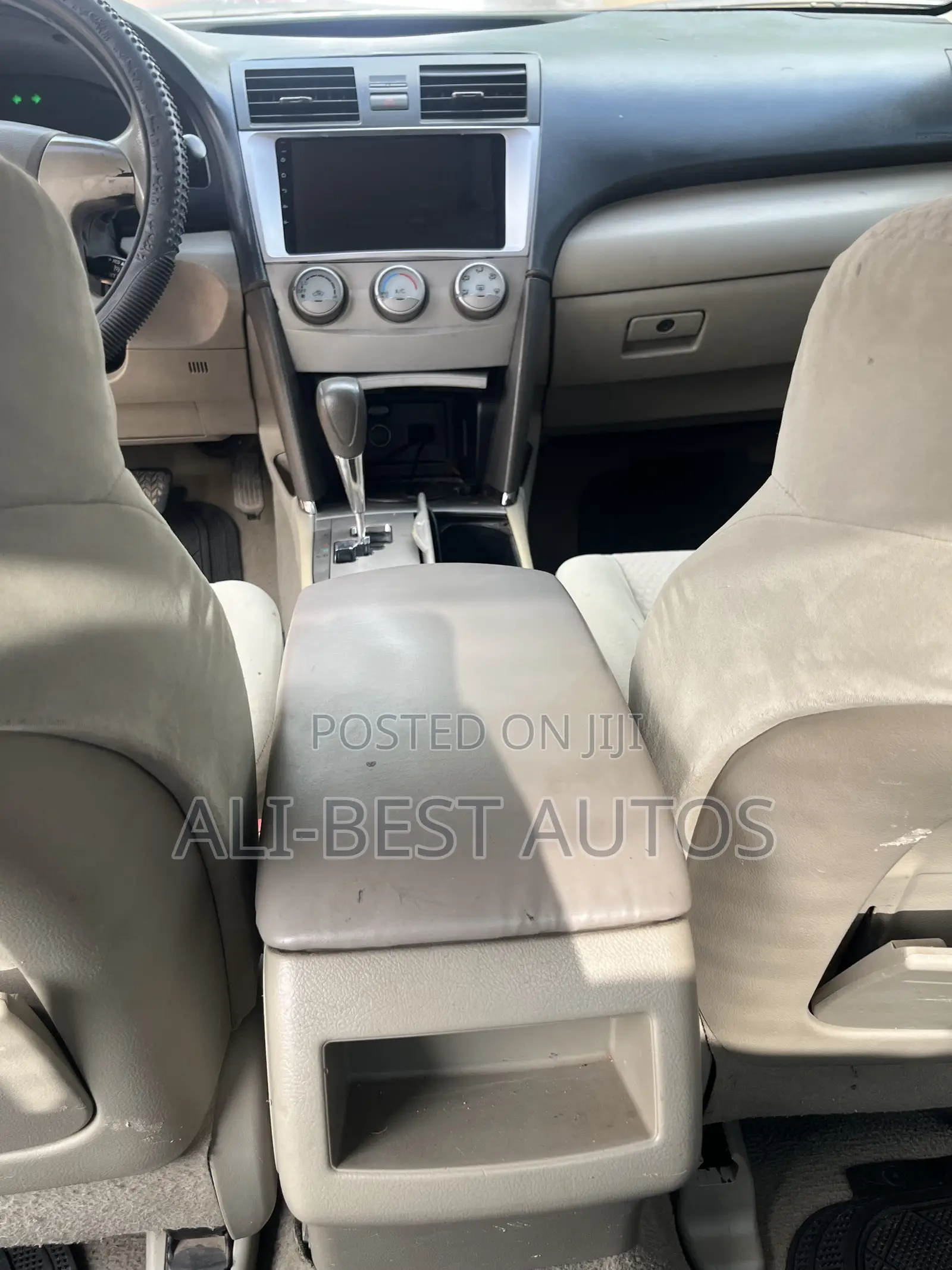 Toyota Camry 2010 Silver