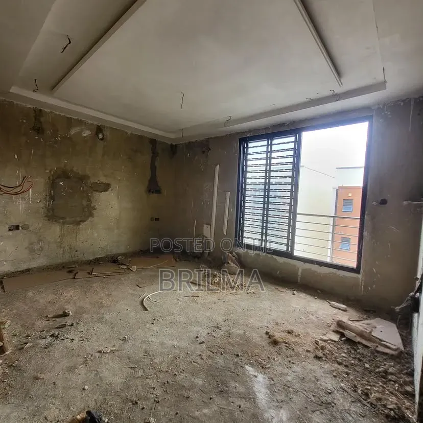 4bdrm Duplex in Wasa for sale