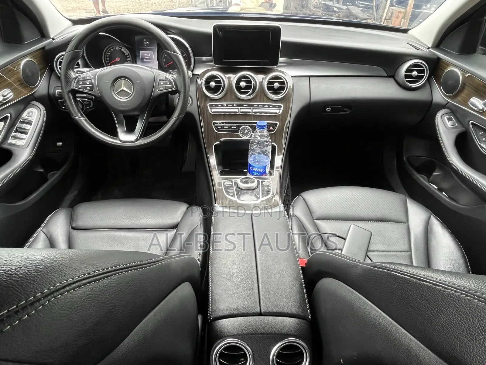 Mercedes-Benz C300 2016 Black